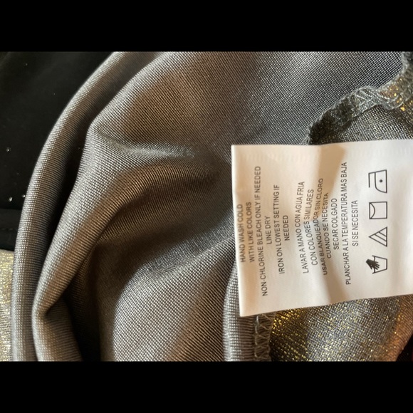 NEW XOXO Gold & Black Top. Size Large. - Picture 4 of 6